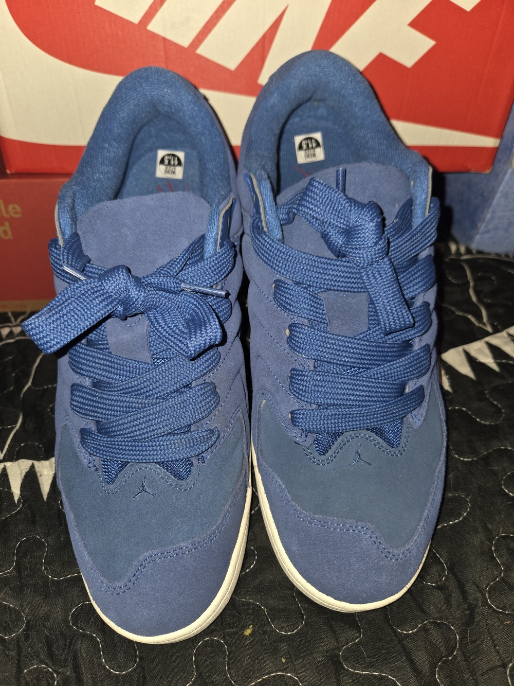 Nike Men's Low-Top Sneakers in Navy Blue